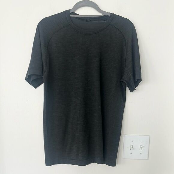 Lululemon Black Athletic Crewneck Shirt M - Picture 1 of 5